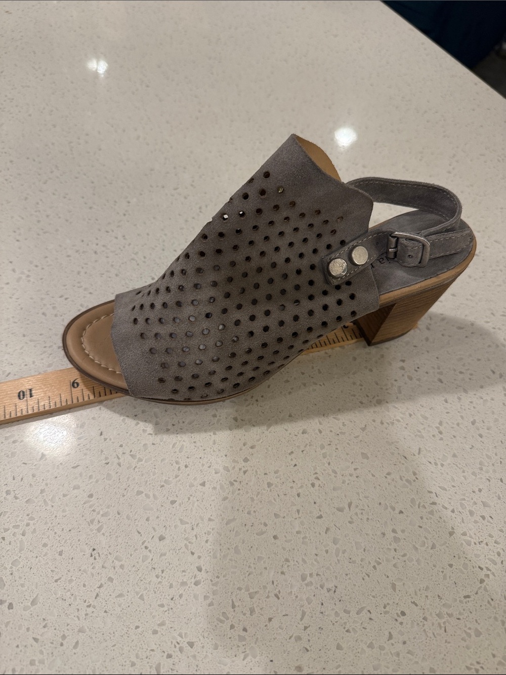 Sophia Milano Italy Grey Suede Perforated Slingback Block Heel Size Est 6-7 - Picture 6 of 13
